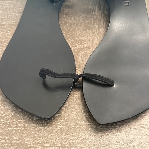 Women's Silver Chain Sandals - Picture 10 of 10